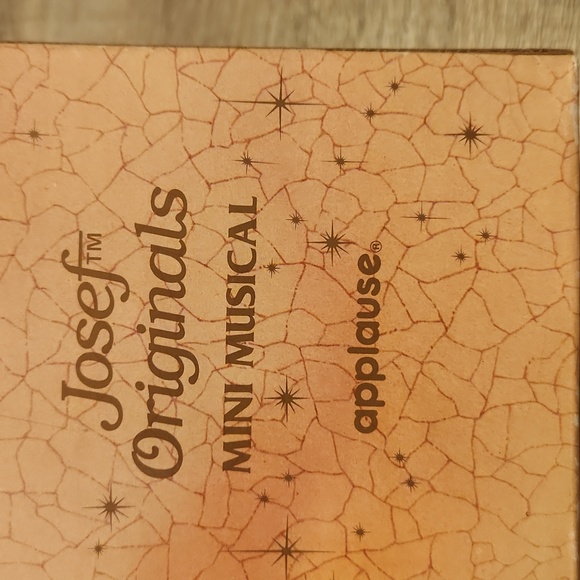 Josef Originals Mini Musical Angel Figurine - Picture 3 of 4